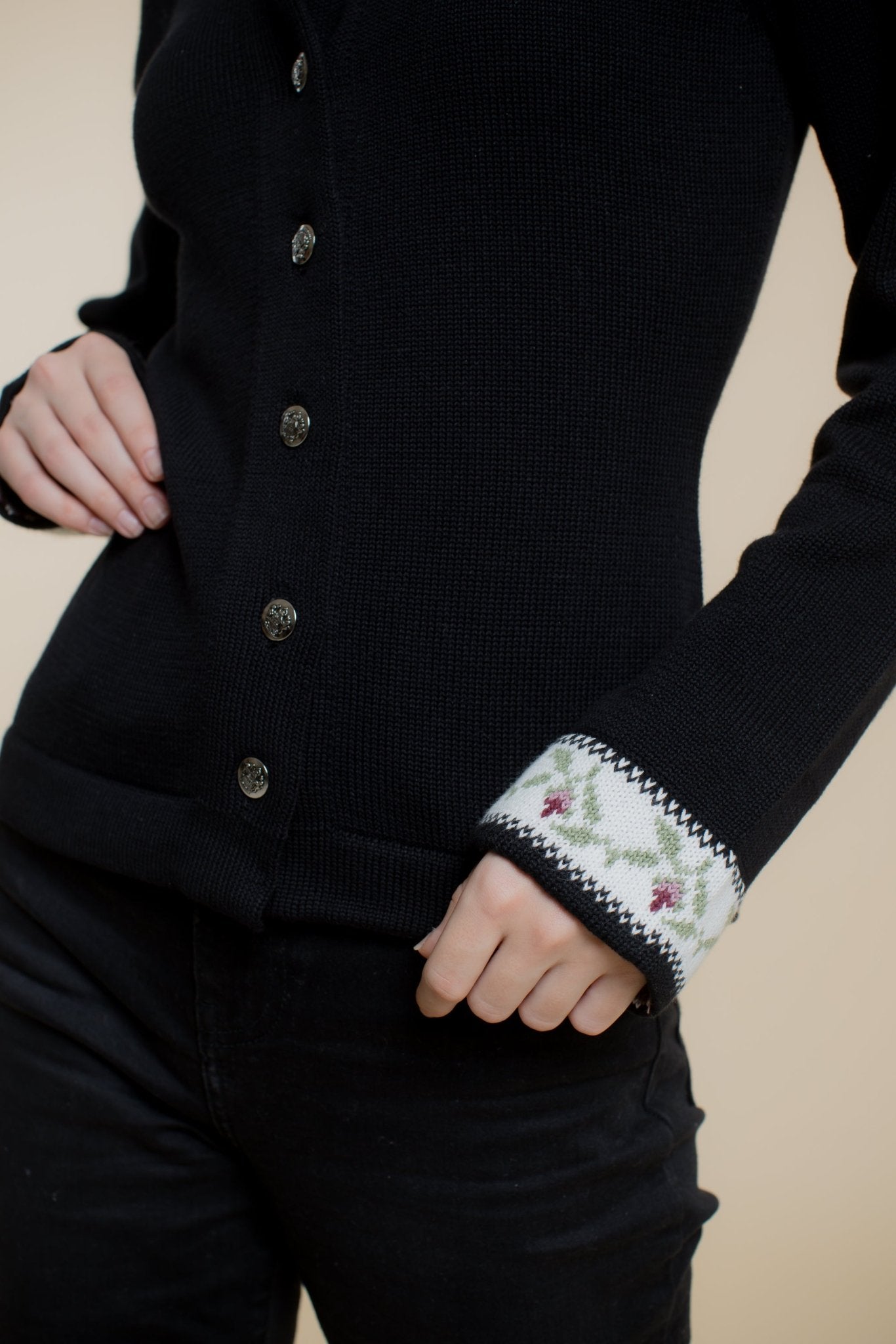 Quarta Knit Black Top with Floral Detail | - ROENE